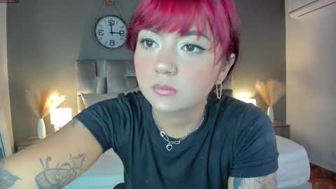 Snapshot of alaiarogers chatting on 02.10.25 Alaia online show from 02.10.25