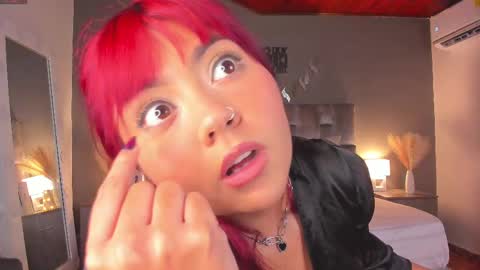 Snapshot of alaiarogers chatting on 02.10.25 Alaia online show from 02.10.25