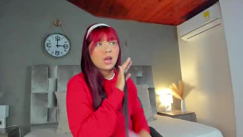 Snapshot of alaiarogers chatting on 03.11.25 Alaia online show from 03.11.25