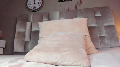 Snapshot of alaiarogers chatting on 03.12.25 Alaia online show from 03.12.25