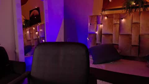 Snapshot of alaiarogers chatting on 10.13.25 Alaia online show from 10.13.25