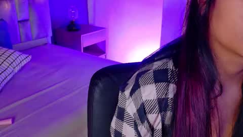 Snapshot of alaiarogers chatting on 11.04.25 Alaia online show from 11.04.25