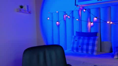 Snapshot of alaiarogers chatting on 11.17.25 Alaia online show from 11.17.25