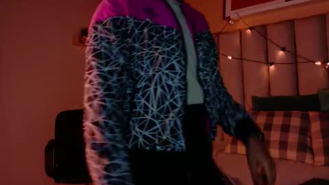 Snapshot of alaiarogers chatting on 11.21.25 Alaia online show from 11.21.25