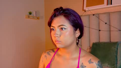 Snapshot of alaiarogers chatting on 12.01.25 Alaia online show from 12.01.25