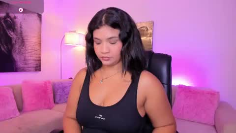 Snapshot of alaiia7 chatting on 06.19.26 Alaia online show from 06.19.26