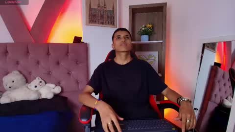 Snapshot of alan_colthon chatting on 04.14.26 alan_colthon online show from 04.14.26