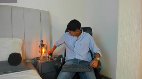 Snapshot of alan_colthon chatting on 04.15.26 alan_colthon online show from 04.15.26