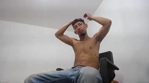 Snapshot of alan_gay chatting on 11.25.25 Alan online show from 11.25.25