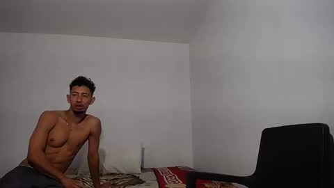 Snapshot of alan_gay chatting on 12.04.25 Alan online show from 12.04.25