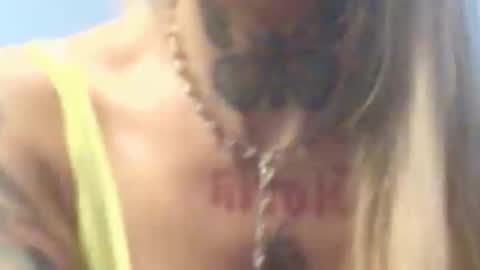 Snapshot of alan_noel chatting on 10.11.25 alan_noel online show from 10.11.25