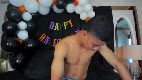 Snapshot of alan_santhos chatting on 10.31.25 ---Alan--- online show from 10.31.25