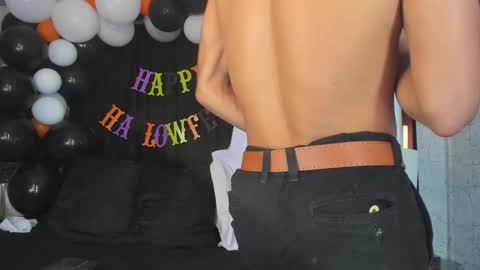 Snapshot of alan_santhos chatting on 11.01.25 ---Alan--- online show from 11.01.25