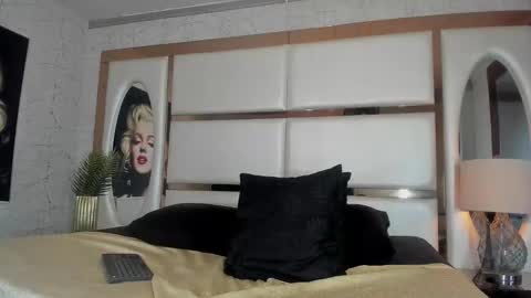 Snapshot of alan_santhos chatting on 12.05.25 ---Alan--- online show from 12.05.25