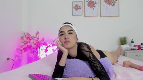 Snapshot of alana_111 chatting on 10.24.25 alana online show from 10.24.25