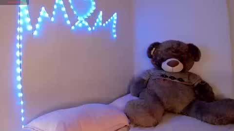 Snapshot of alana_77 chatting on 09.16.25 Alana online show from 09.16.25