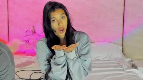 Snapshot of alana__get chatting on 12.14.24 online show from 12.14.24