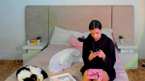 Snapshot of alana__get chatting on 10.11.25 online show from 10.11.25