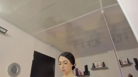 Maeve  online show from 03.05.25