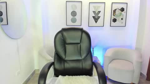 alana  online show from 02.25.26