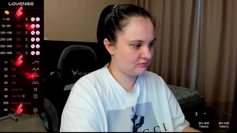 Snapshot of alanabrox chatting on 10.27.25 Julia online show from 10.27.25