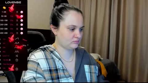 Snapshot of alanabrox chatting on 11.09.25 Julia online show from 11.09.25