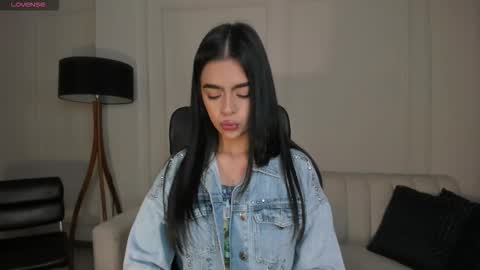 Alana online show from 10.19.25