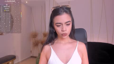 Snapshot of alanacraft chatting on 12.15.25 Alana online show from 12.15.25