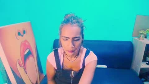 alanadelray online show from 01.12.25