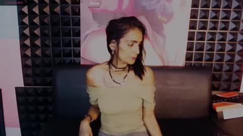 alanadelray online show from 10.23.25