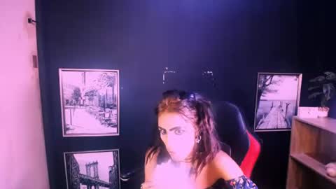 alanadelray online show from 11.18.25