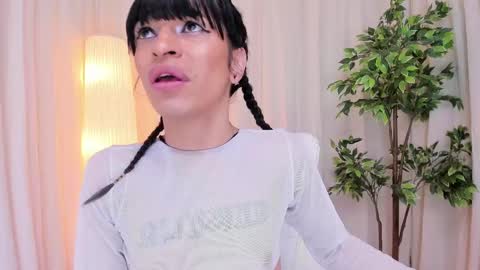 Snapshot of alanakimura_ chatting on 02.18.25 Alana silvana online show from 02.18.25