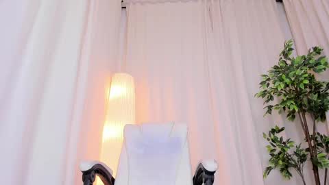 Snapshot of alanakimura_ chatting on 02.18.25 Alana silvana online show from 02.18.25