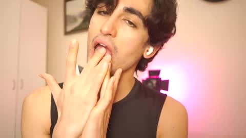 idenavarre online show from 02.18.25