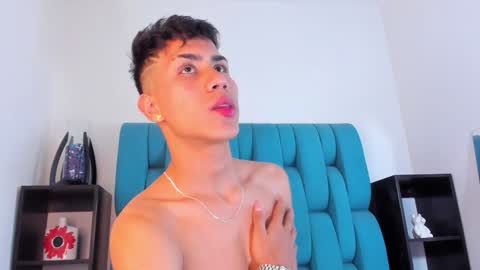 alannaughty_ online show from 01.18.25