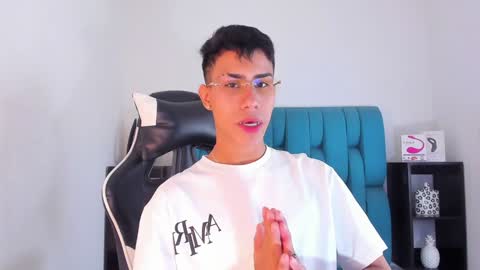 alannaughty_ online show from 01.23.25