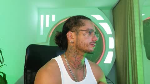 Snapshot of alanrodgers2_0 chatting on 10.23.25 alan online show from 10.23.25