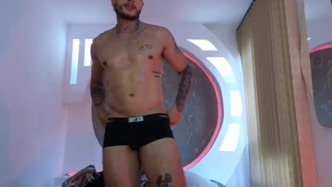 Snapshot of alanrodgers2_0 chatting on 11.06.25 alan online show from 11.06.25