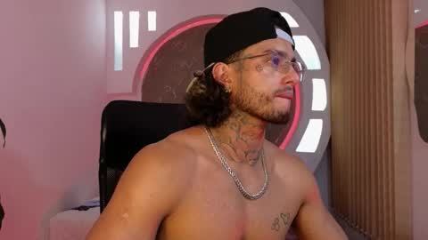 Snapshot of alanrodgers2_0 chatting on 11.07.25 alan online show from 11.07.25