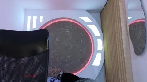 Snapshot of alanrodgers2_0 chatting on 11.26.25 alan online show from 11.26.25