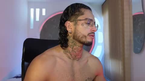 Snapshot of alanrodgers2_0 chatting on 12.02.25 alan online show from 12.02.25