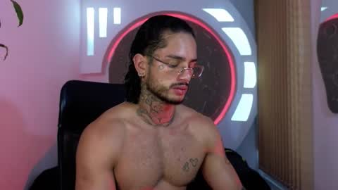 Snapshot of alanrodgers2_0 chatting on 12.16.25 alan online show from 12.16.25