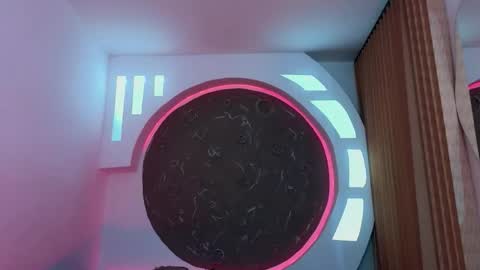 Snapshot of alanrodgers2_0 chatting on 12.18.25 alan online show from 12.18.25