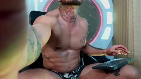 Snapshot of alanrodgers2_0 chatting on 12.20.25 alan online show from 12.20.25