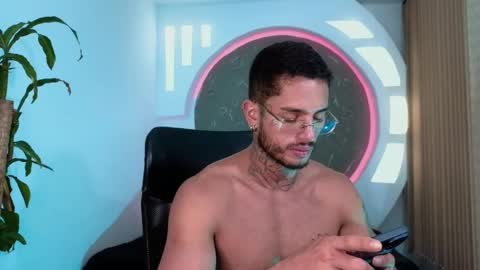 Snapshot of alanrodgers2_0 chatting on 01.08.26 alan online show from 01.08.26