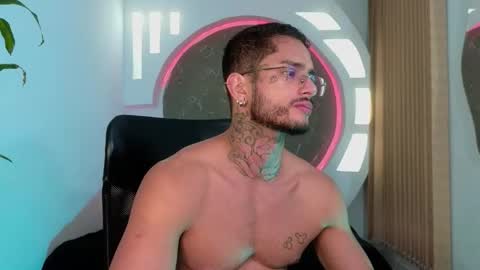 Snapshot of alanrodgers2_0 chatting on 01.09.26 alan online show from 01.09.26