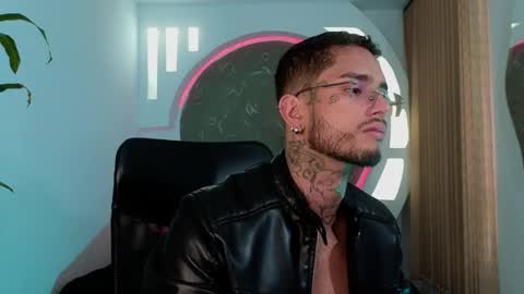 Snapshot of alanrodgers2_0 chatting on 01.10.26 alan online show from 01.10.26