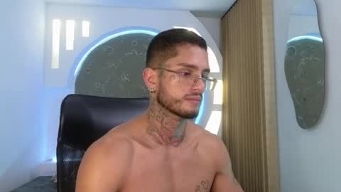 Snapshot of alanrodgers2_0 chatting on 02.01.26 alan online show from 02.01.26