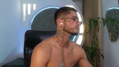 Snapshot of alanrodgers2_0 chatting on 02.04.26 alan online show from 02.04.26