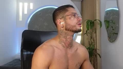 Snapshot of alanrodgers2_0 chatting on 02.06.26 alan online show from 02.06.26